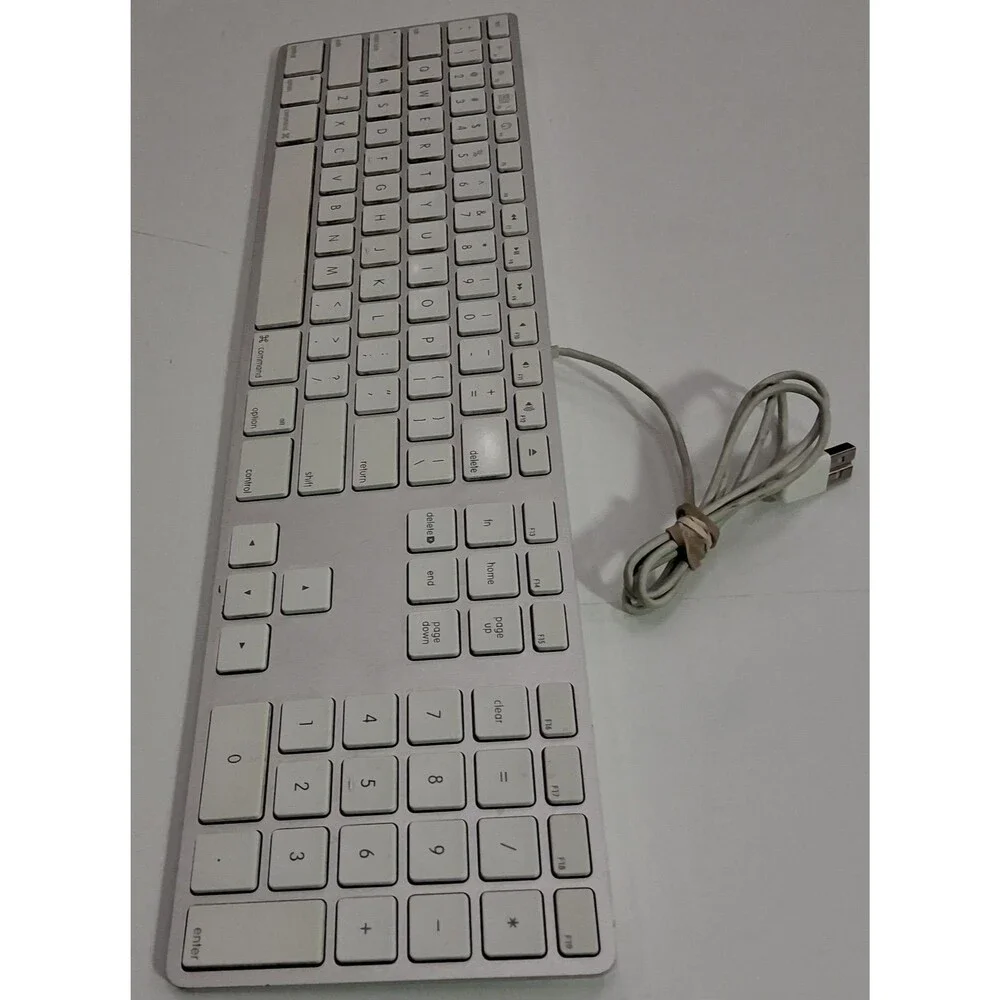 Apple A1243 Wired USB Aluminum Keyboard w/ Numeric Keypad, Enhanced Keys Tested